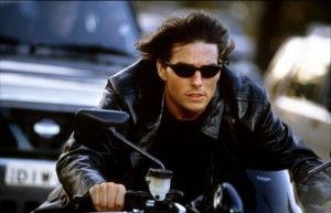 Tom Cruise en Misión Imposible 2 con las Oakley Five