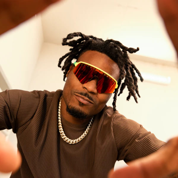 Gafas deportivas Oakley – rendimiento, protección UV e innovación óptica